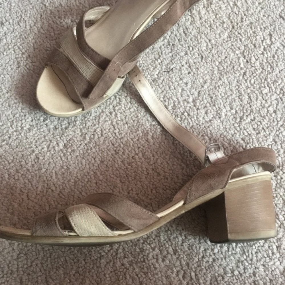 Open-Toe Sandals/Heels - Picture 2 of 2